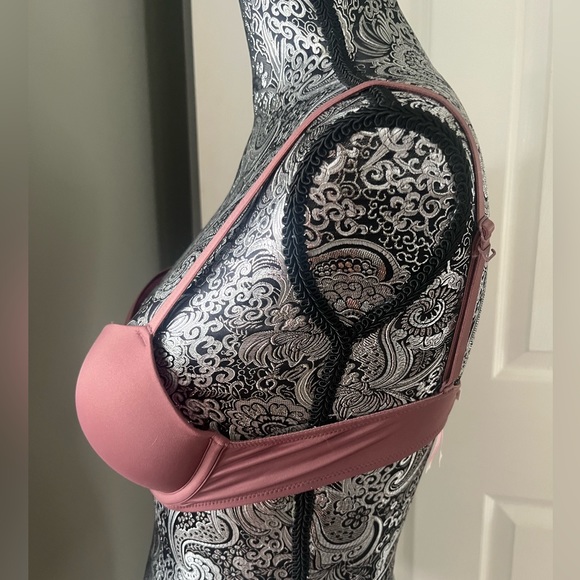 Pink Bra - Picture 3 of 4